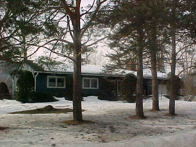 Building photograph for 4 HEMLOCK LANE